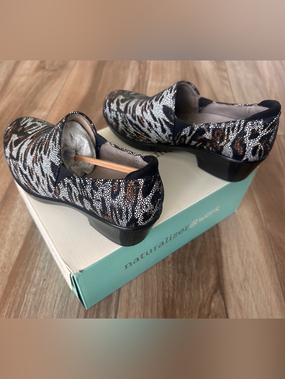 NEW Naturalizer FREEDA Metallic Animal Print Slip-On Clogs Size 7.5 Ortholite - Picture 6 of 15